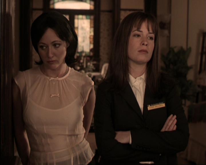 Charmed-Online-dot-317Pre-Witched0519.jpg Charmed-Online-dot-317Pre-Witched0519.jpg