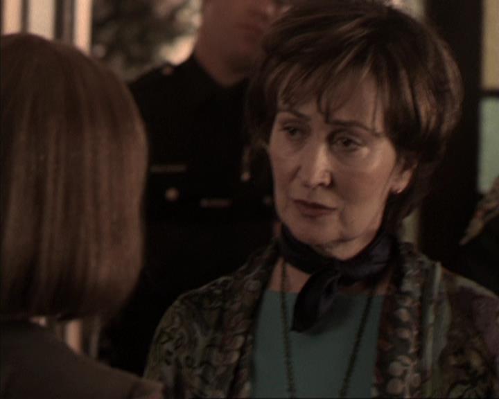 Charmed-Online-dot-317Pre-Witched0537.jpg Charmed-Online-dot-317Pre-Witched0537.jpg