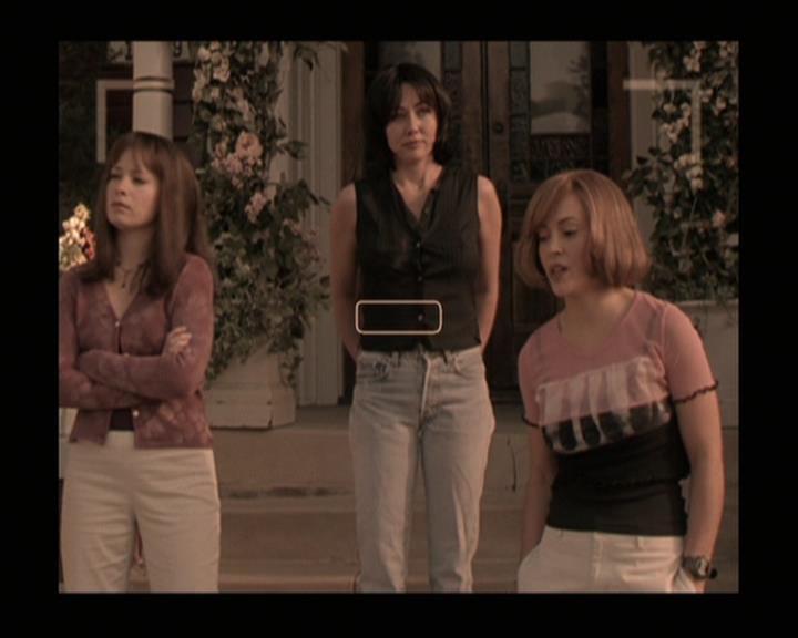 Charmed-Online-dot-317Pre-Witched0675.jpg Charmed-Online-dot-317Pre-Witched0675.jpg