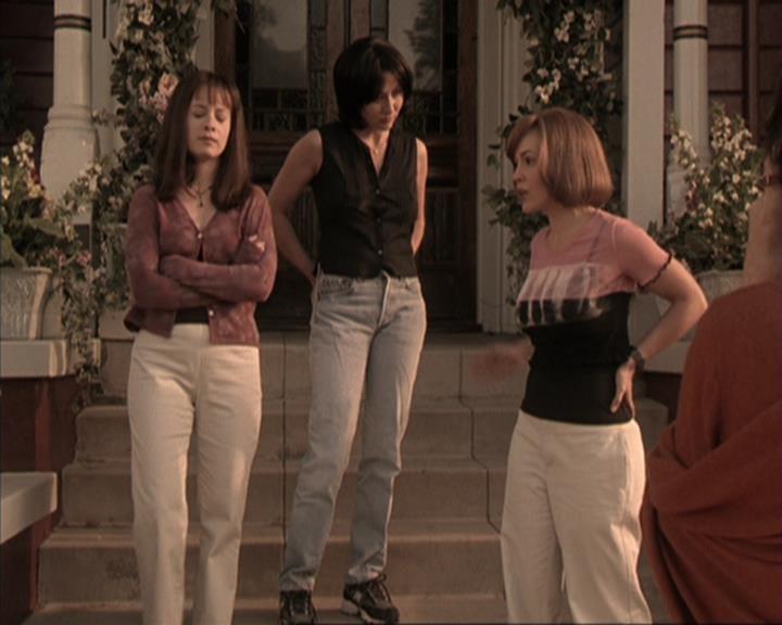 Charmed-Online-dot-317Pre-Witched0688.jpg Charmed-Online-dot-317Pre-Witched0688.jpg