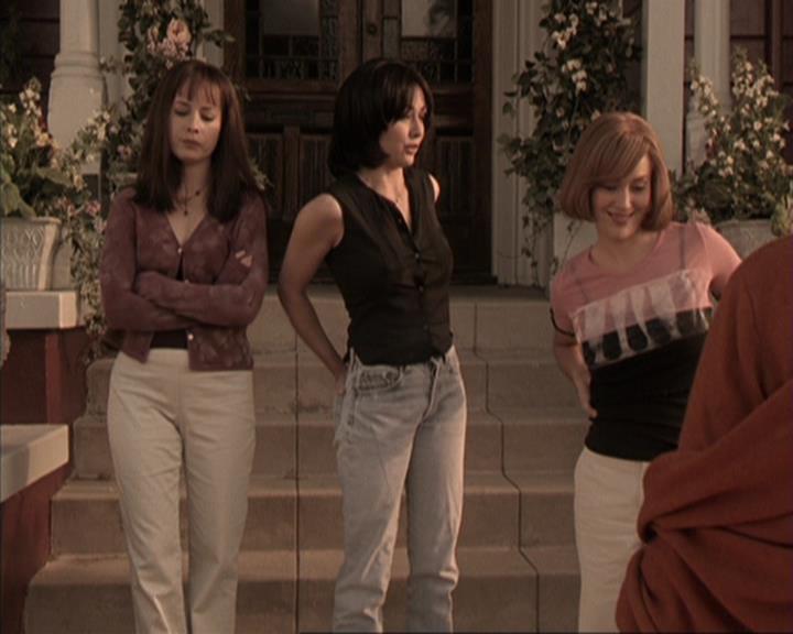 Charmed-Online-dot-317Pre-Witched0701.jpg Charmed-Online-dot-317Pre-Witched0701.jpg