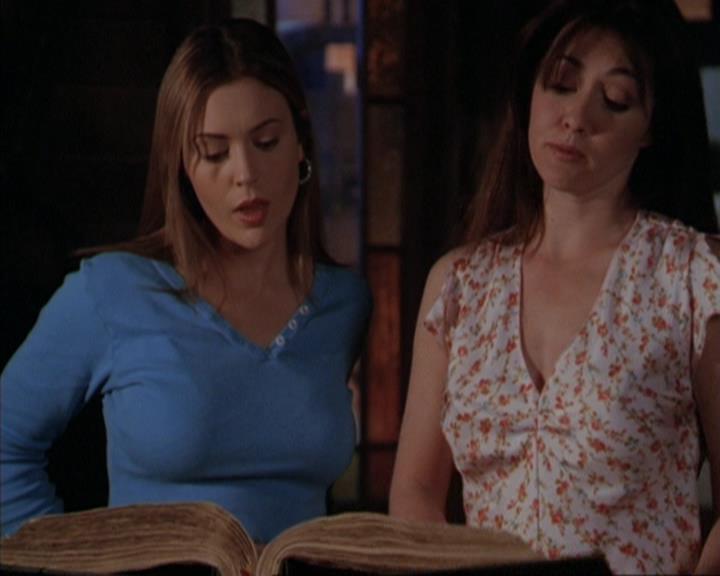 Charmed-Online-dot-317Pre-Witched0836.jpg Charmed-Online-dot-317Pre-Witched0836.jpg