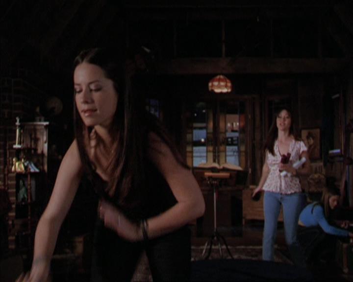 Charmed-Online-dot-317Pre-Witched0856.jpg Charmed-Online-dot-317Pre-Witched0856.jpg
