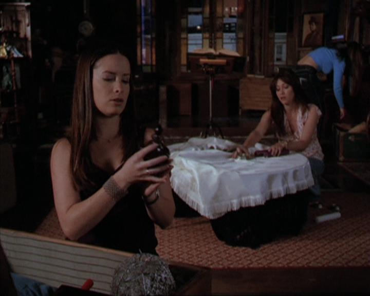 Charmed-Online-dot-317Pre-Witched0867.jpg Charmed-Online-dot-317Pre-Witched0867.jpg