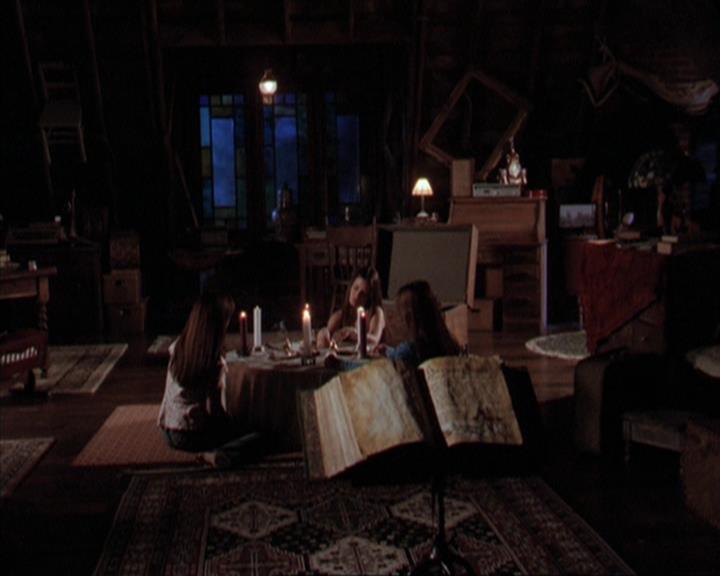 Charmed-Online-dot-317Pre-Witched0879.jpg Charmed-Online-dot-317Pre-Witched0879.jpg