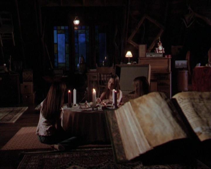 Charmed-Online-dot-317Pre-Witched0883.jpg Charmed-Online-dot-317Pre-Witched0883.jpg