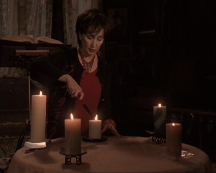 Charmed-Online-dot-317Pre-Witched1052.jpg Charmed-Online-dot-317Pre-Witched1052.jpg