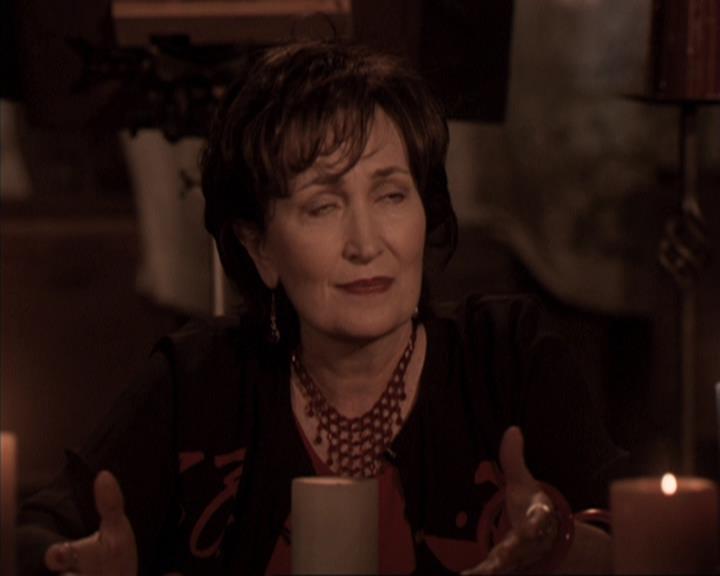 Charmed-Online-dot-317Pre-Witched1073.jpg Charmed-Online-dot-317Pre-Witched1073.jpg