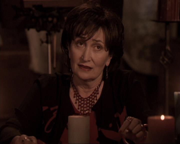 Charmed-Online-dot-317Pre-Witched1078.jpg Charmed-Online-dot-317Pre-Witched1078.jpg