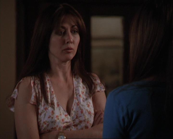 Charmed-Online-dot-317Pre-Witched1155.jpg Charmed-Online-dot-317Pre-Witched1155.jpg