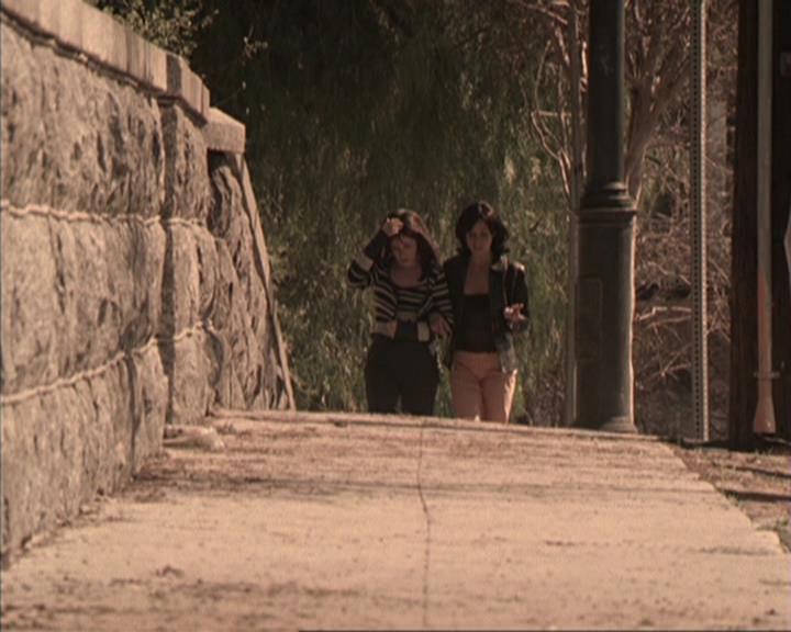 Charmed-Online-dot-317Pre-Witched1242.jpg Charmed-Online-dot-317Pre-Witched1242.jpg