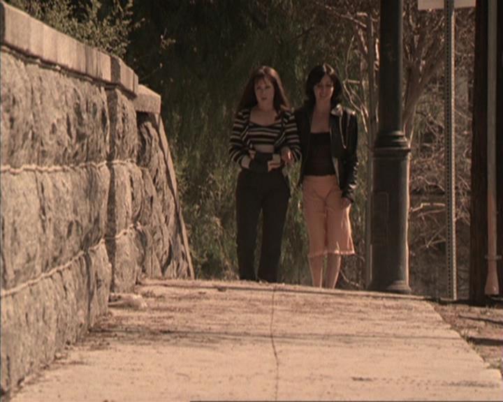 Charmed-Online-dot-317Pre-Witched1252.jpg Charmed-Online-dot-317Pre-Witched1252.jpg