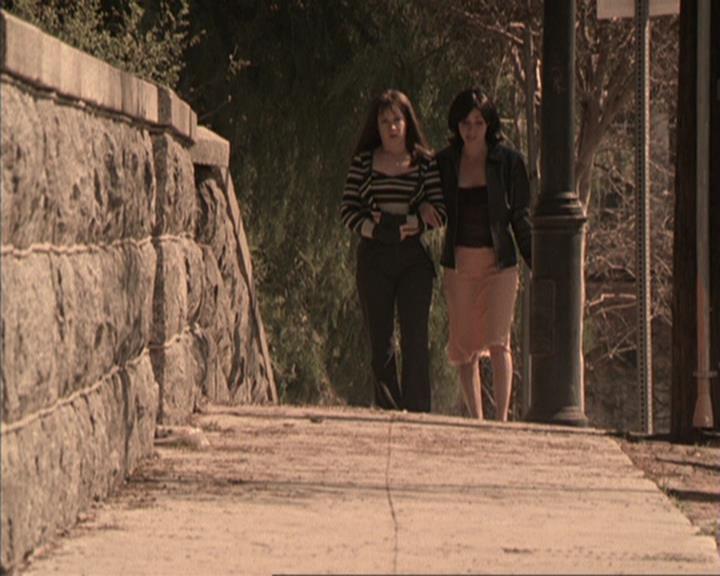 Charmed-Online-dot-317Pre-Witched1253.jpg Charmed-Online-dot-317Pre-Witched1253.jpg