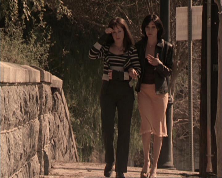 Charmed-Online-dot-317Pre-Witched1273.jpg Charmed-Online-dot-317Pre-Witched1273.jpg