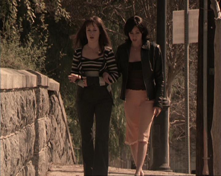 Charmed-Online-dot-317Pre-Witched1277.jpg Charmed-Online-dot-317Pre-Witched1277.jpg