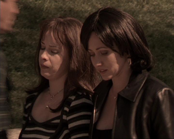 Charmed-Online-dot-317Pre-Witched1289.jpg Charmed-Online-dot-317Pre-Witched1289.jpg