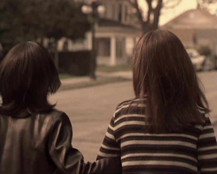 Charmed-Online-dot-317Pre-Witched1295.jpg Charmed-Online-dot-317Pre-Witched1295.jpg