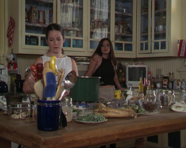 Charmed-Online-dot-317Pre-Witched1388.jpg Charmed-Online-dot-317Pre-Witched1388.jpg