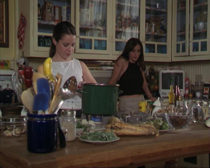 Charmed-Online-dot-317Pre-Witched1395.jpg Charmed-Online-dot-317Pre-Witched1395.jpg