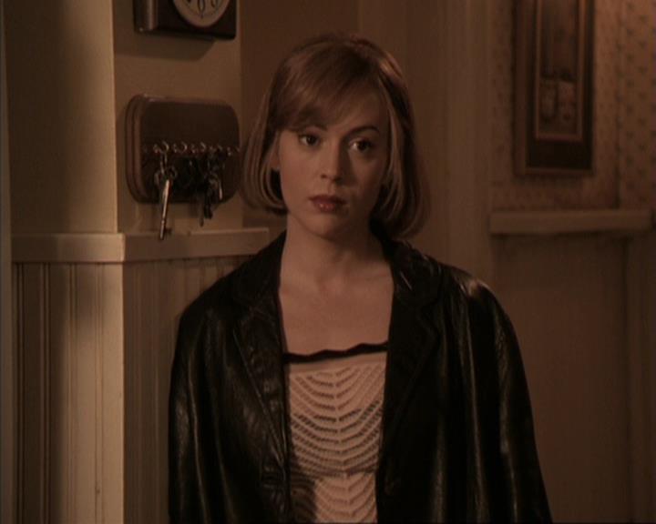 Charmed-Online-dot-317Pre-Witched1464.jpg Charmed-Online-dot-317Pre-Witched1464.jpg