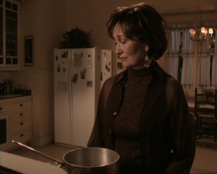 Charmed-Online-dot-317Pre-Witched1547.jpg Charmed-Online-dot-317Pre-Witched1547.jpg