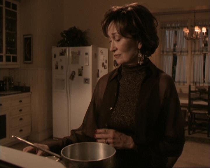 Charmed-Online-dot-317Pre-Witched1548.jpg Charmed-Online-dot-317Pre-Witched1548.jpg