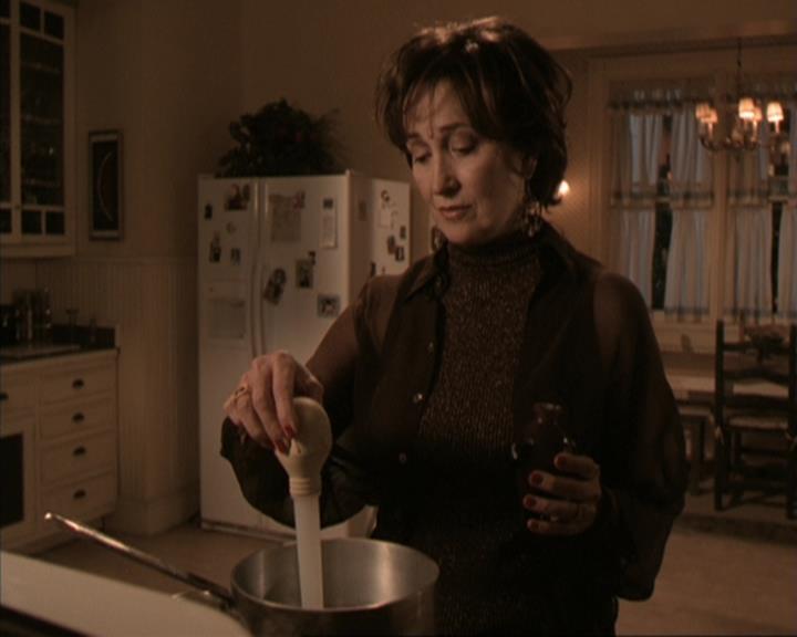 Charmed-Online-dot-317Pre-Witched1551.jpg Charmed-Online-dot-317Pre-Witched1551.jpg