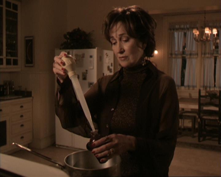 Charmed-Online-dot-317Pre-Witched1554.jpg Charmed-Online-dot-317Pre-Witched1554.jpg