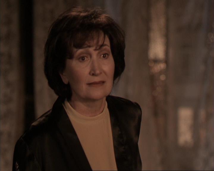 Charmed-Online-dot-317Pre-Witched1689.jpg Charmed-Online-dot-317Pre-Witched1689.jpg