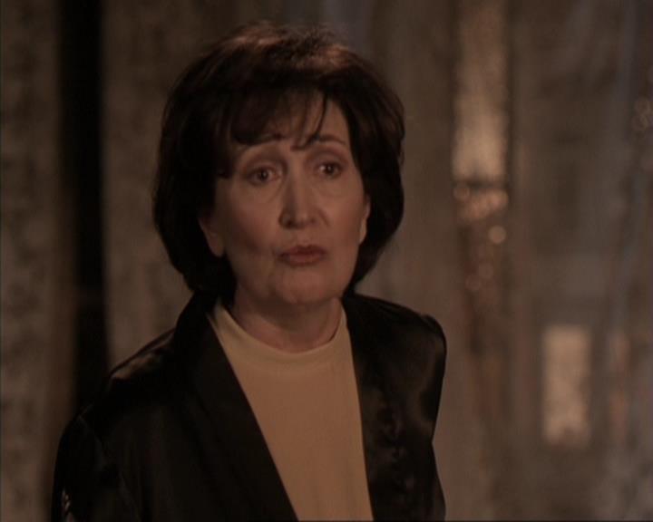 Charmed-Online-dot-317Pre-Witched1691.jpg Charmed-Online-dot-317Pre-Witched1691.jpg