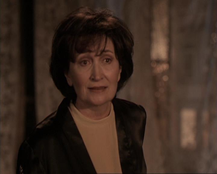 Charmed-Online-dot-317Pre-Witched1694.jpg Charmed-Online-dot-317Pre-Witched1694.jpg