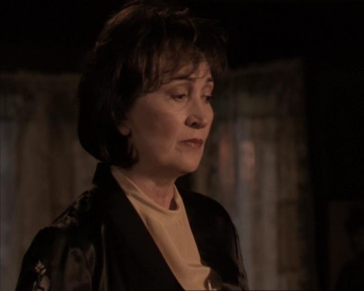 Charmed-Online-dot-317Pre-Witched1736.jpg Charmed-Online-dot-317Pre-Witched1736.jpg