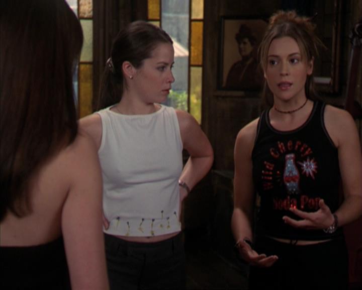 Charmed-Online-dot-317Pre-Witched1823.jpg Charmed-Online-dot-317Pre-Witched1823.jpg