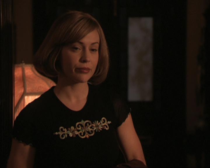 Charmed-Online-dot-317Pre-Witched2046.jpg Charmed-Online-dot-317Pre-Witched2046.jpg