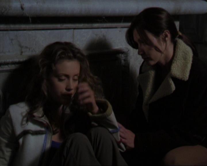 Charmed-Online-dot-320ExitStrategy0027.jpg Charmed-Online-dot-320ExitStrategy0027.jpg