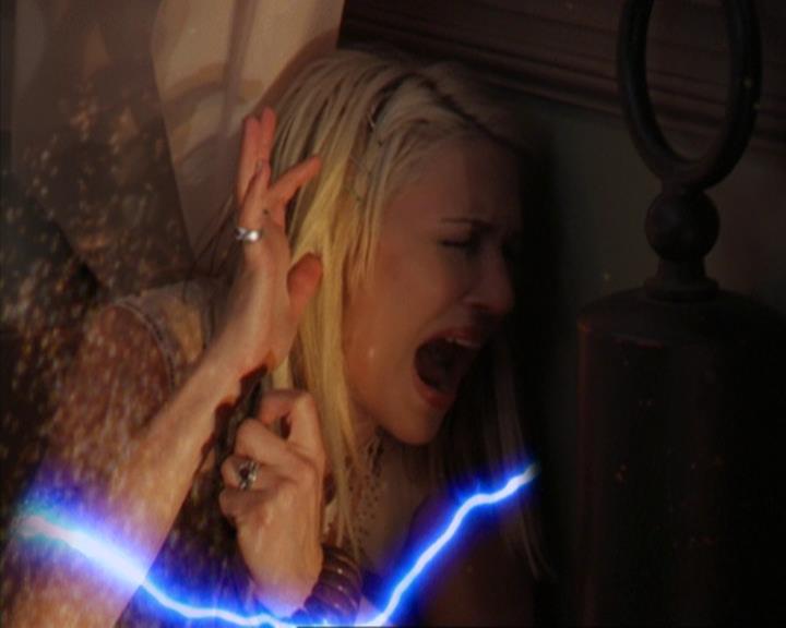 Charmed-Online-dot-320ExitStrategy0788.jpg Charmed-Online-dot-320ExitStrategy0788.jpg