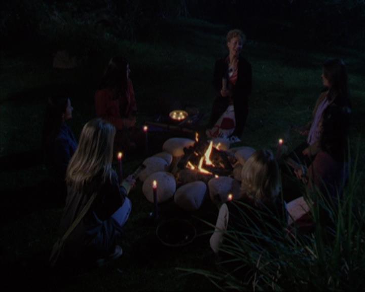 Charmed-Online-dot-320ExitStrategy1212.jpg Charmed-Online-dot-320ExitStrategy1212.jpg