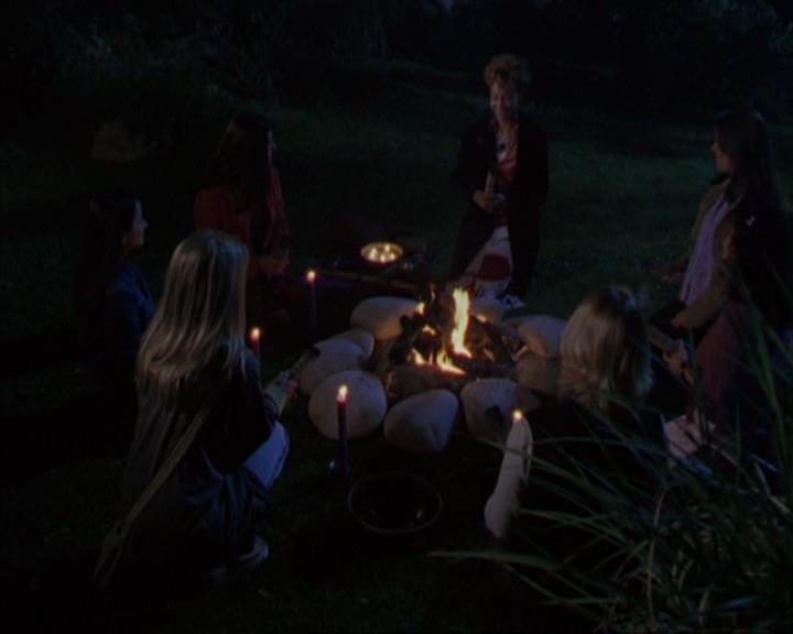 Charmed-Online-dot-320ExitStrategy1214.jpg Charmed-Online-dot-320ExitStrategy1214.jpg