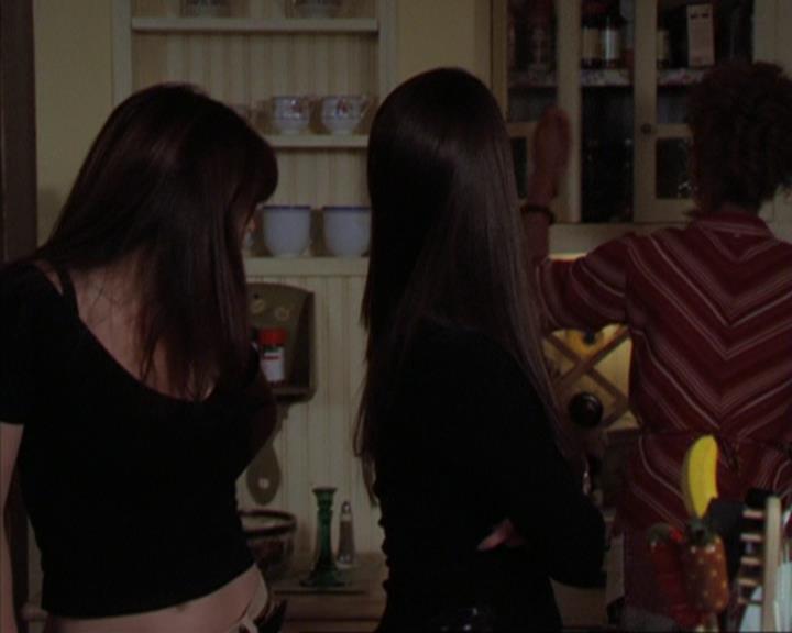 Charmed-Online-dot-320ExitStrategy1450.jpg Charmed-Online-dot-320ExitStrategy1450.jpg