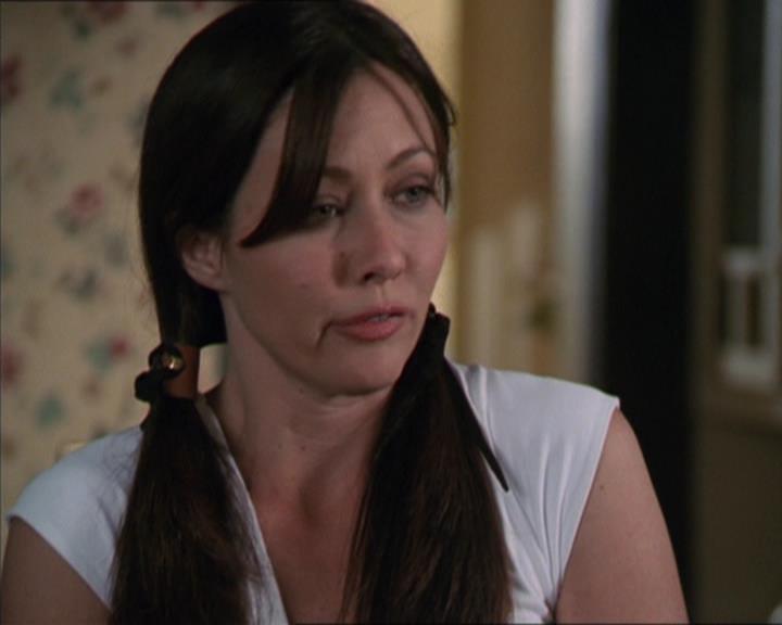 Charmed-Online-dot-320LookWhosBarking0410.jpg Charmed-Online-dot-320LookWhosBarking0410.jpg