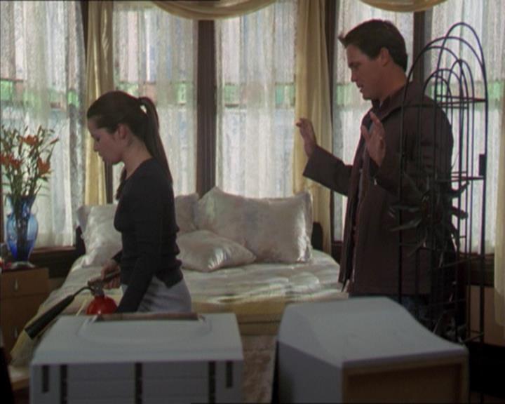 Charmed-Online-dot-320LookWhosBarking0540.jpg Charmed-Online-dot-320LookWhosBarking0540.jpg