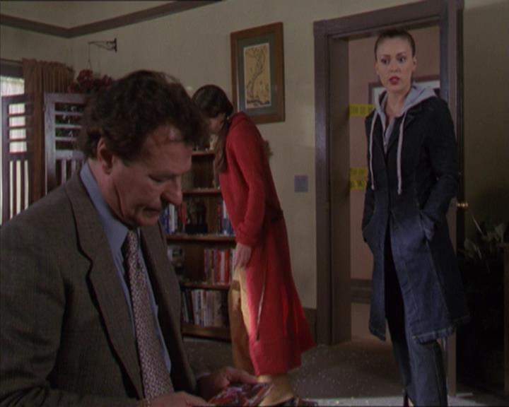 Charmed-Online-dot-320LookWhosBarking0622.jpg Charmed-Online-dot-320LookWhosBarking0622.jpg