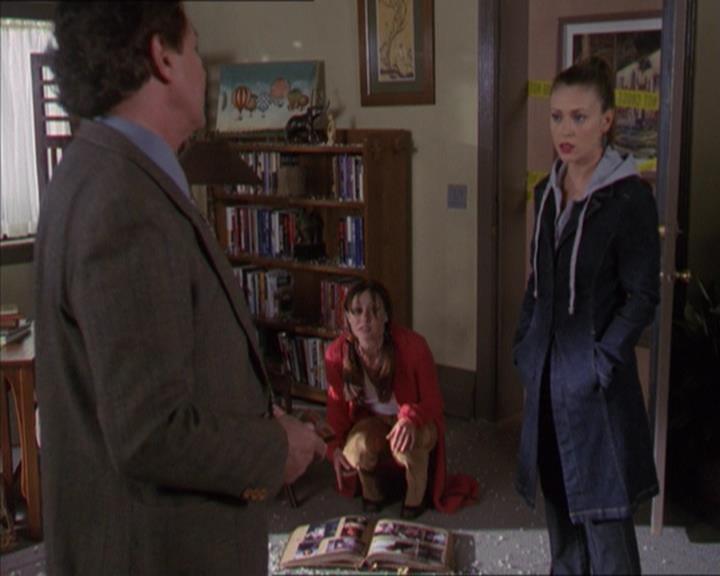 Charmed-Online-dot-320LookWhosBarking0626.jpg Charmed-Online-dot-320LookWhosBarking0626.jpg