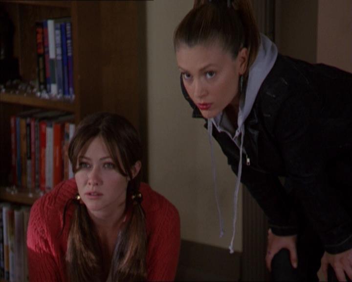 Charmed-Online-dot-320LookWhosBarking0644.jpg Charmed-Online-dot-320LookWhosBarking0644.jpg