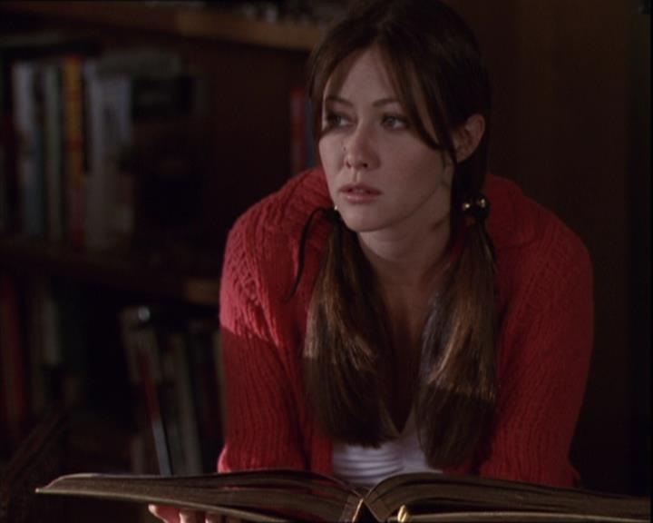 Charmed-Online-dot-320LookWhosBarking0648.jpg Charmed-Online-dot-320LookWhosBarking0648.jpg