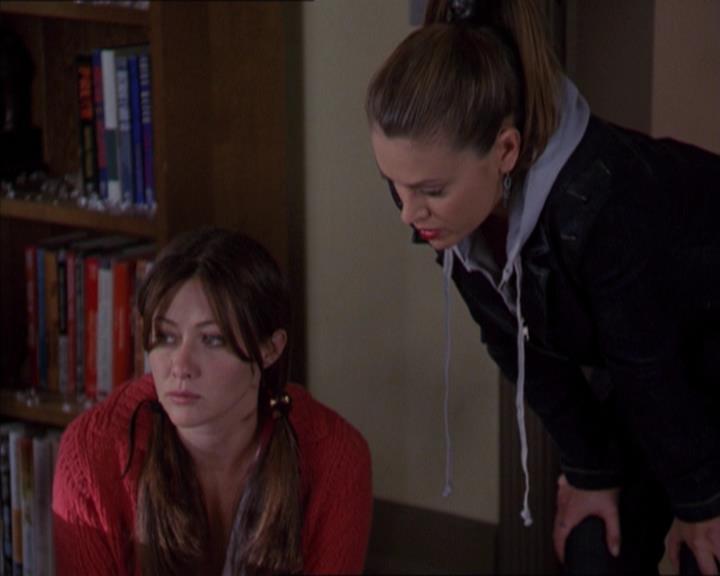 Charmed-Online-dot-320LookWhosBarking0652.jpg Charmed-Online-dot-320LookWhosBarking0652.jpg