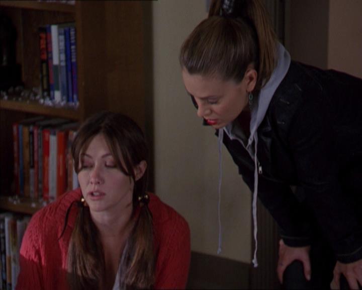 Charmed-Online-dot-320LookWhosBarking0654.jpg Charmed-Online-dot-320LookWhosBarking0654.jpg