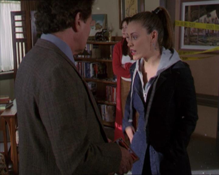 Charmed-Online-dot-320LookWhosBarking0676.jpg Charmed-Online-dot-320LookWhosBarking0676.jpg