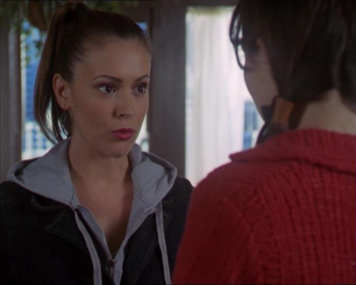 Charmed-Online-dot-320LookWhosBarking0695.jpg Charmed-Online-dot-320LookWhosBarking0695.jpg