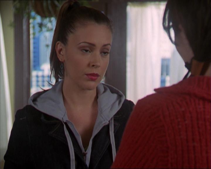 Charmed-Online-dot-320LookWhosBarking0702.jpg Charmed-Online-dot-320LookWhosBarking0702.jpg